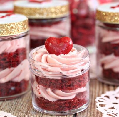 24 saat kendi kendine hizmet eden otomatik kaldırma sistemi tüm çelik kapı çerçevesi ve küf çözme camı ile pasta satış makinesi